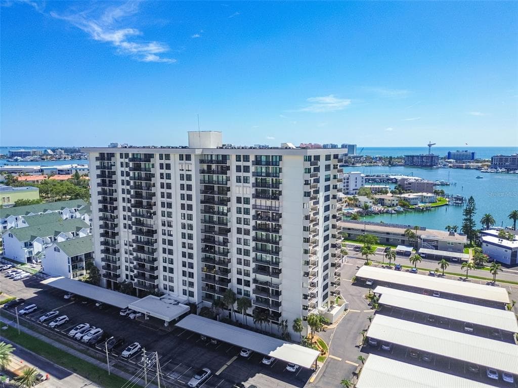 400 ISLAND WAY UNIT 502 CLEARWATER BEACH, FL 33767