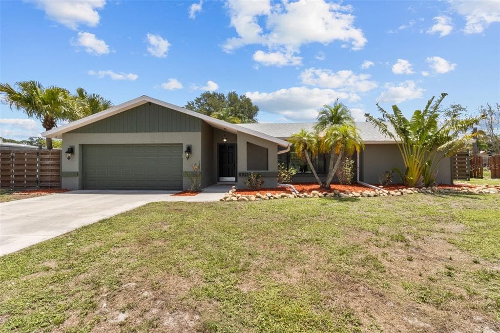 6921 8TH STREET COURT E SARASOTA, FL 34243