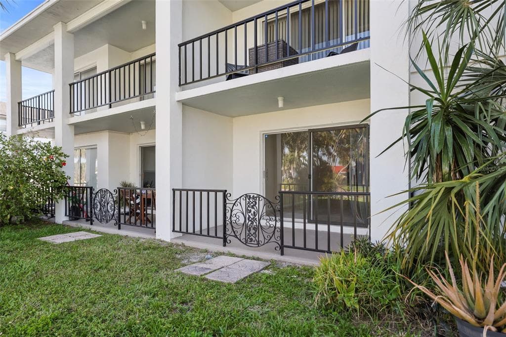 4420 37TH STREET S UNIT 4 ST PETERSBURG, FL 33711