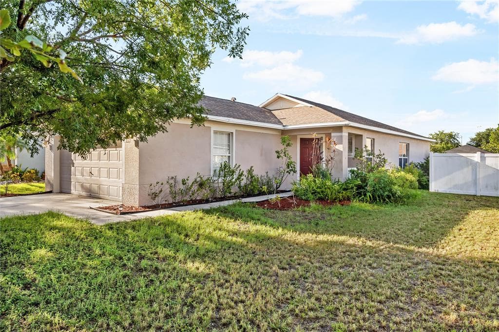 8060 CANTERBURY LAKE BOULEVARD TAMPA, FL 33619
