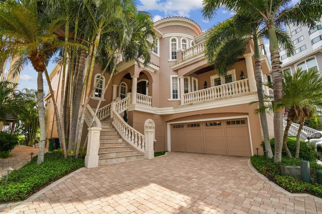 2802 BAYPOINTE CIRCLE TAMPA, FL 33611