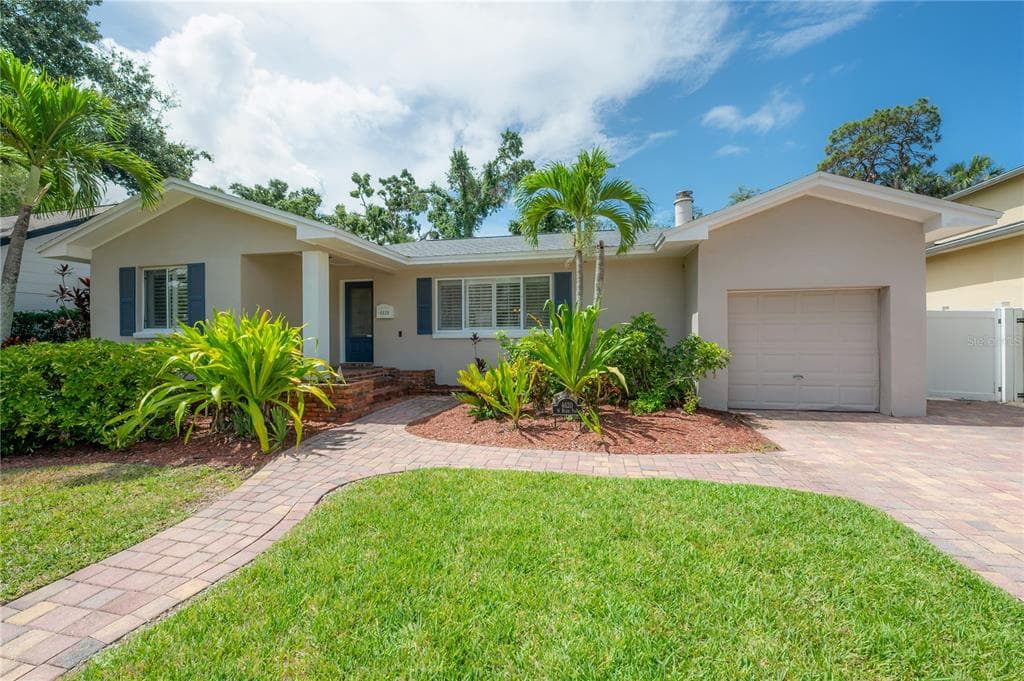 4620 W BEACH PARK DRIVE TAMPA, FL 33609