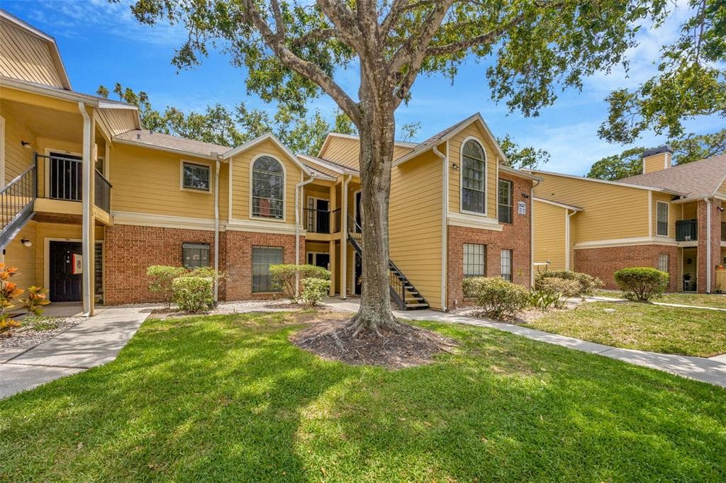 8647 MALLARD RESERVE DRIVE UNIT 205 TAMPA, FL 33614
