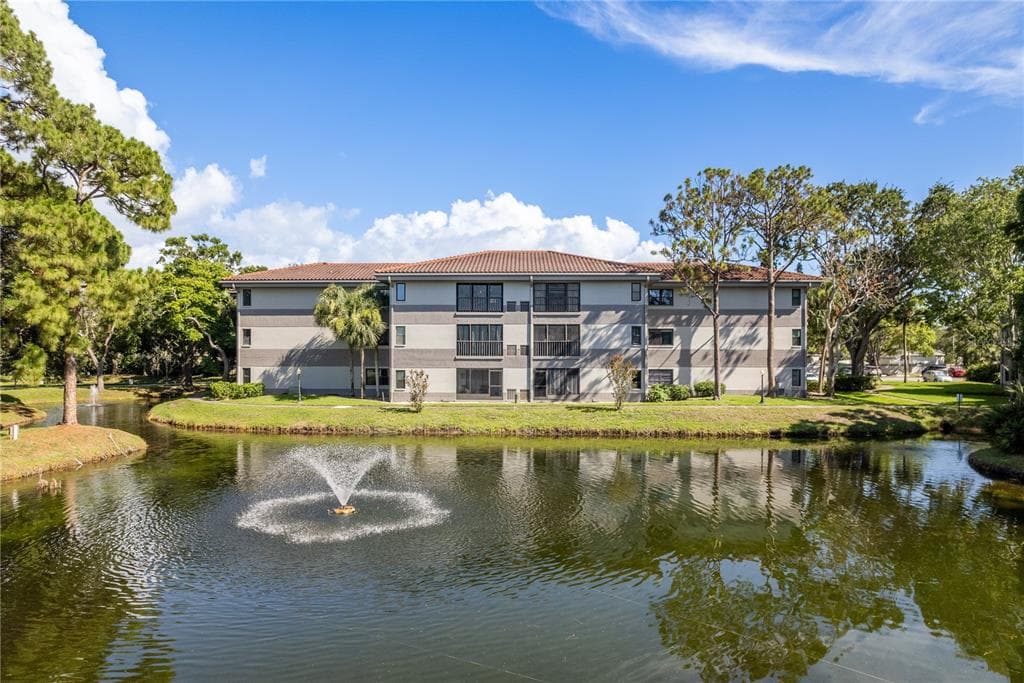 2650 COUNTRYSIDE BOULEVARD UNIT C204 CLEARWATER, FL 33761