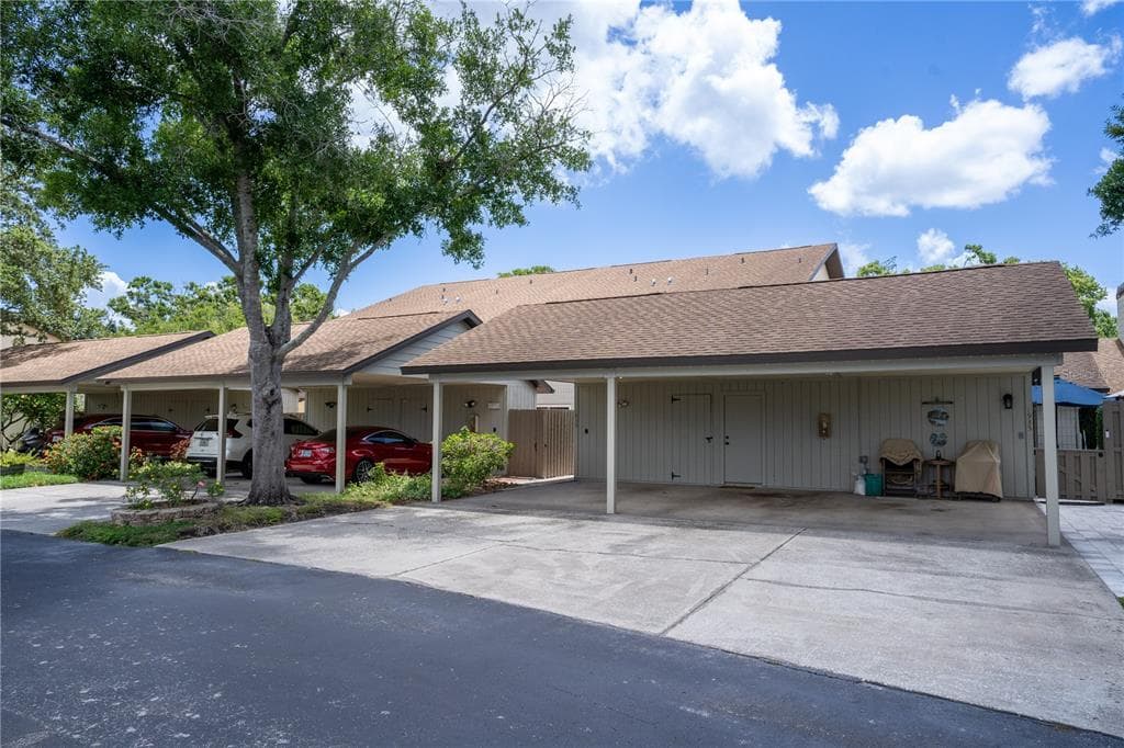 1933 WHITNEY WAY CLEARWATER, FL 33760