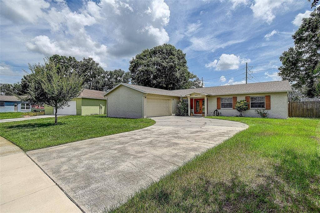 14047 BRIARDALE LANE TAMPA, FL 33618