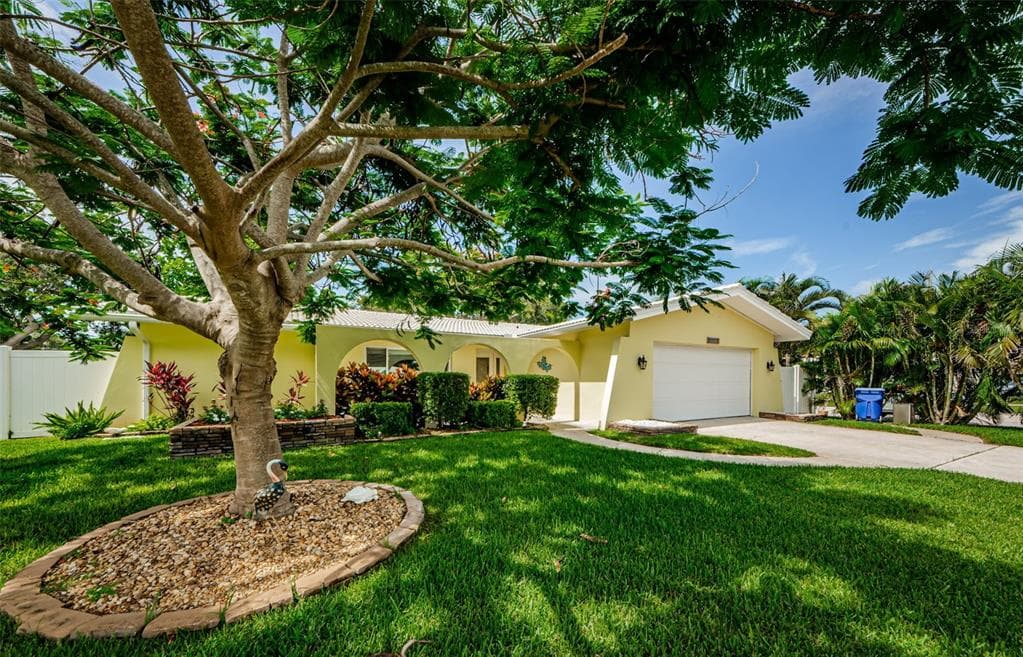 14534 YACHT CLUB BOULEVARD SEMINOLE, FL 33776