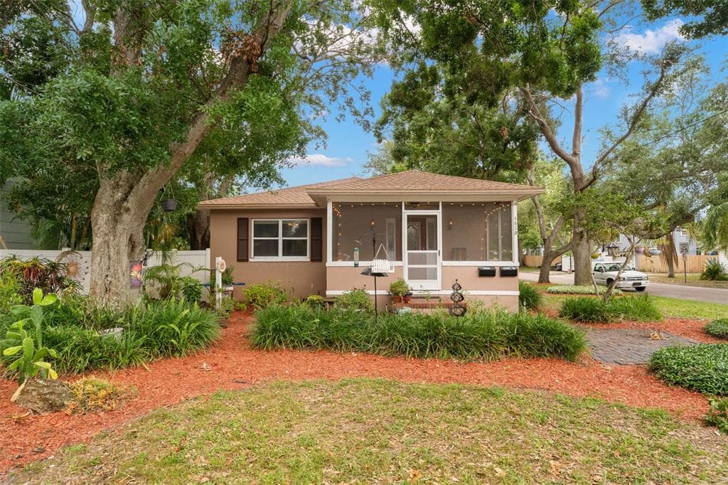 486 27TH AVENUE N ST PETERSBURG, FL 33704