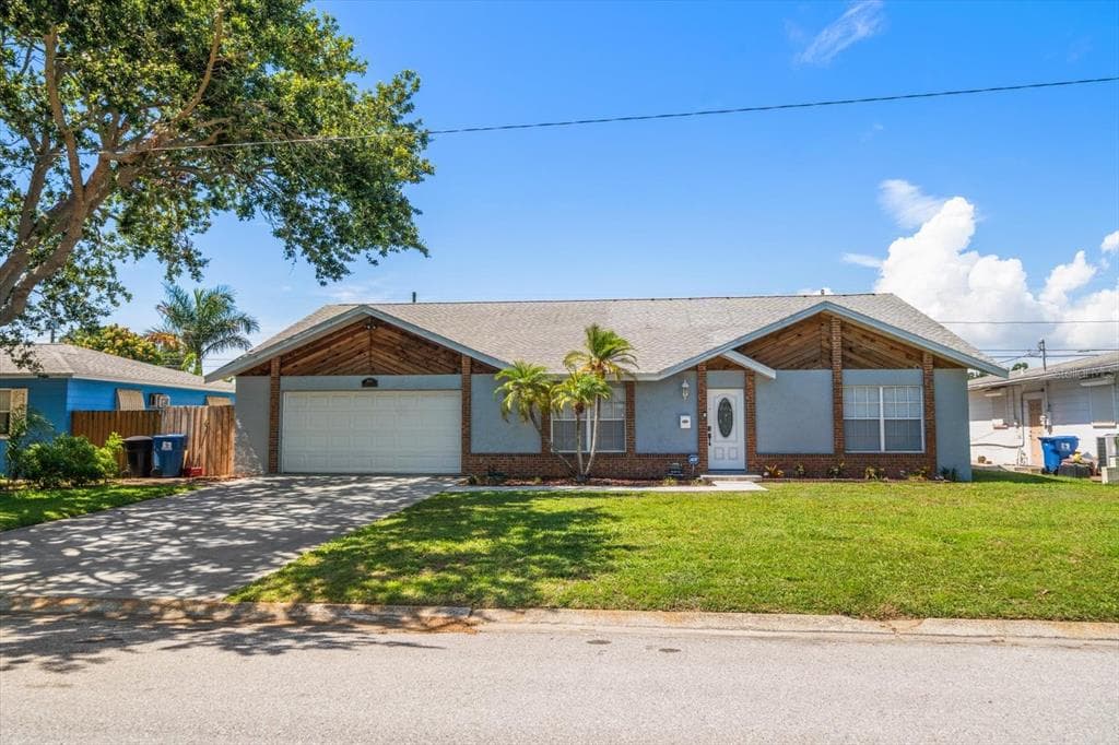 3831 YARDLEY AVENUE N ST PETERSBURG, FL 33713