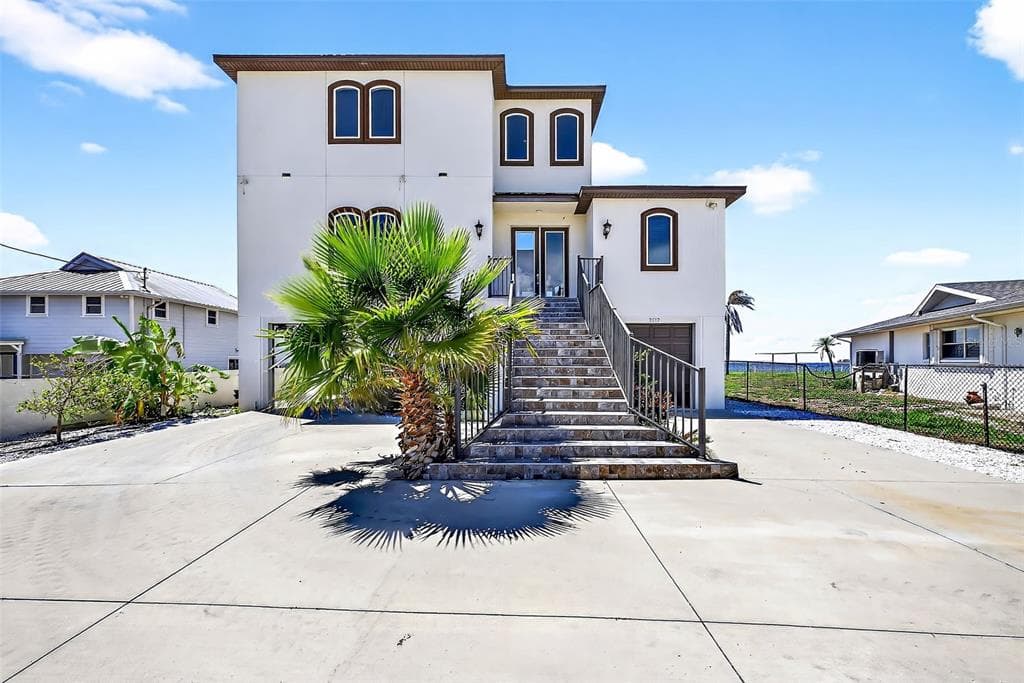 3532 W SHELL POINT ROAD