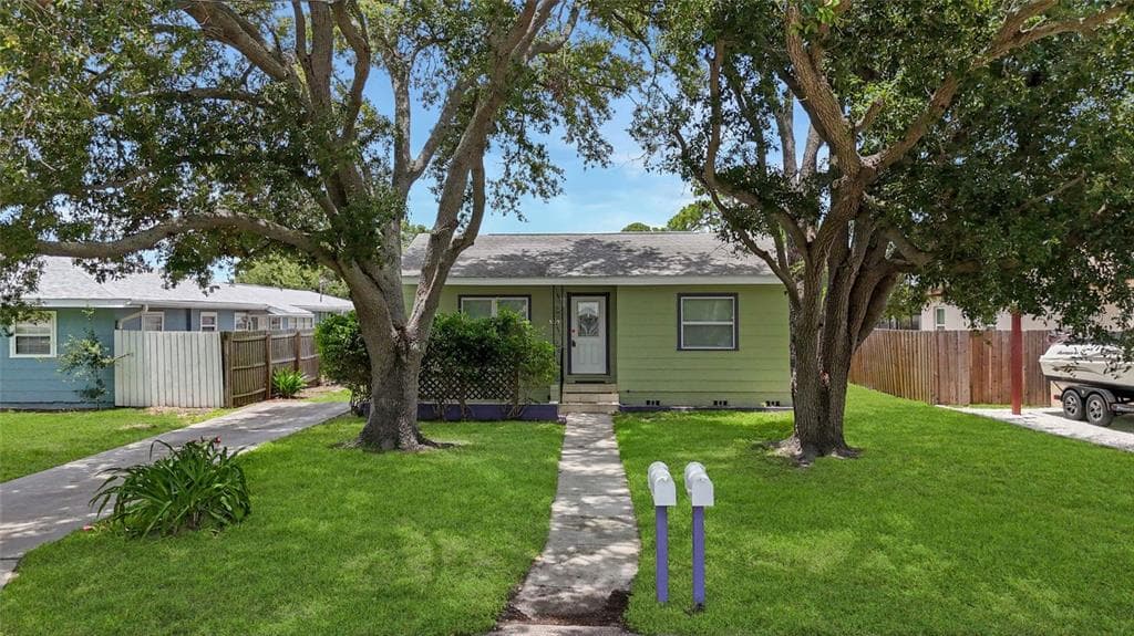 5725 18TH AVENUE S GULFPORT, FL 33707