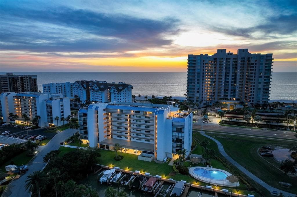 1581 GULF BOULEVARD UNIT 701N CLEARWATER BEACH, FL 33767