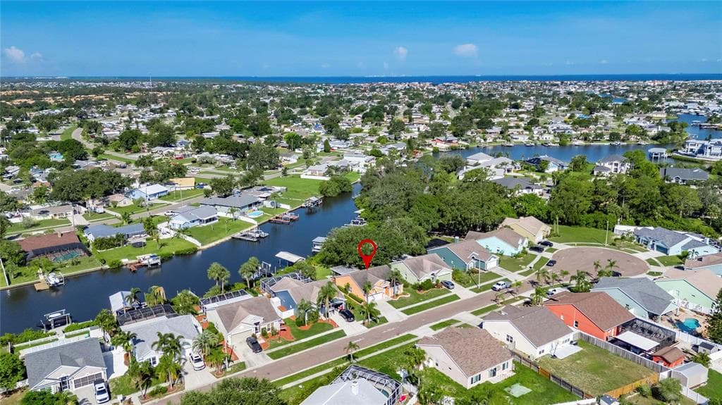 318 LOOKOUT DRIVE APOLLO BEACH, FL 33572