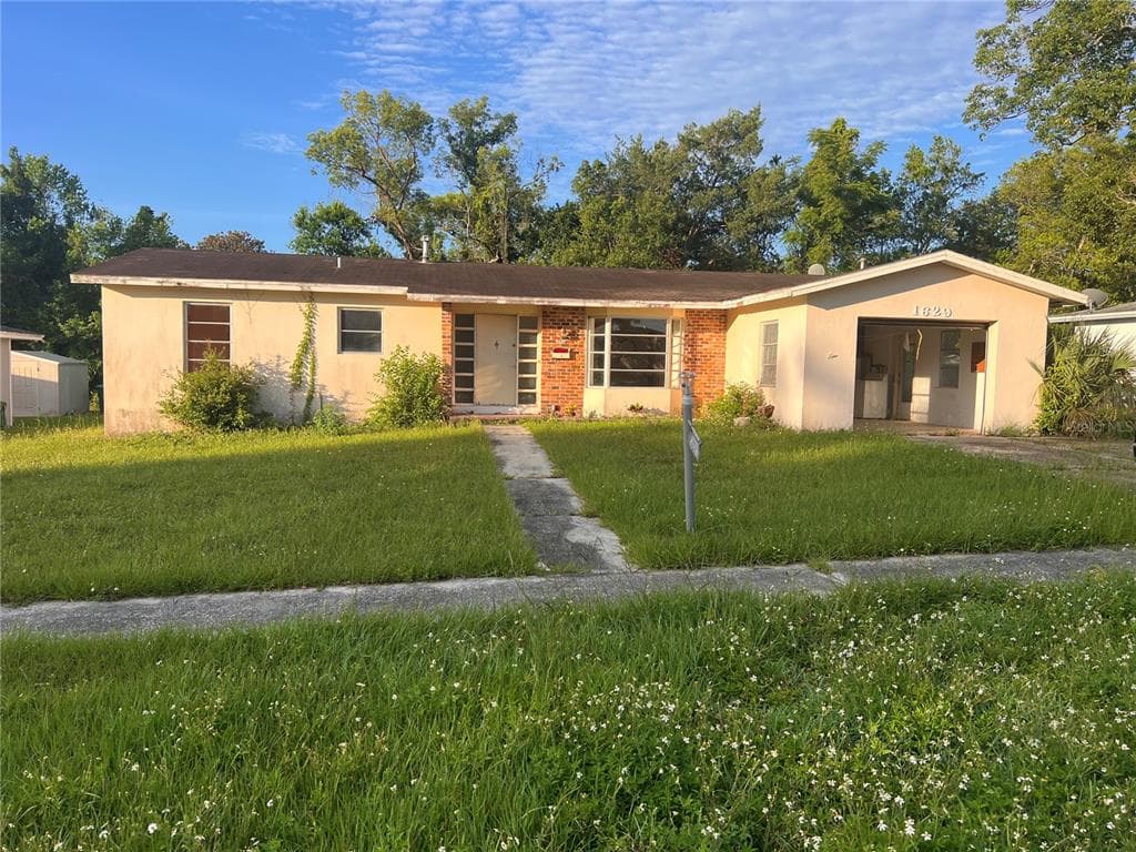 1629 LINDSEY TERRACE DELTONA, FL 32725