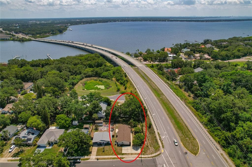 2900 SHORE DRIVE SAFETY HARBOR, FL 34695