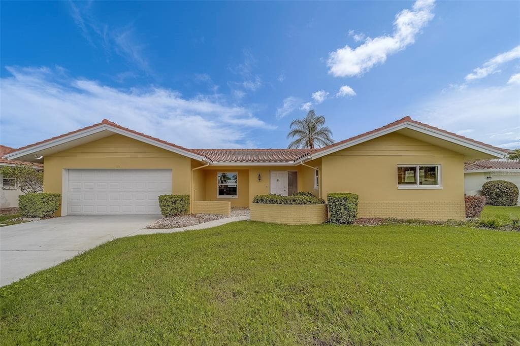 115 15TH ST BELLEAIR BEACH, FL 33786