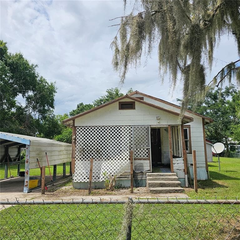 249 CHESNEY BOULEVARD FROSTPROOF, FL 33843