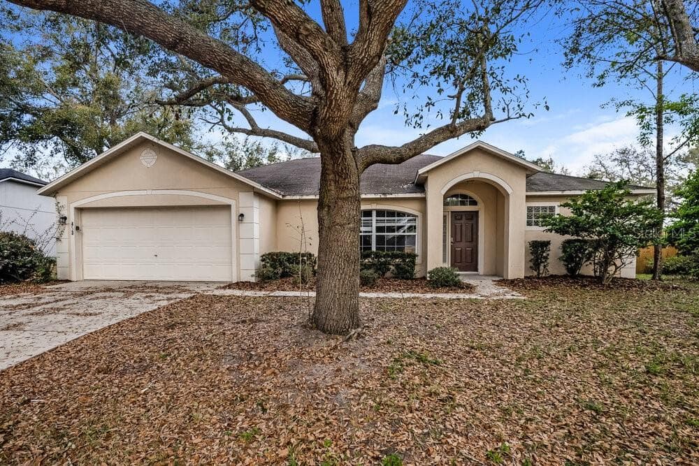 433 VALLEY EDGE DRIVE MINNEOLA, FL 34715