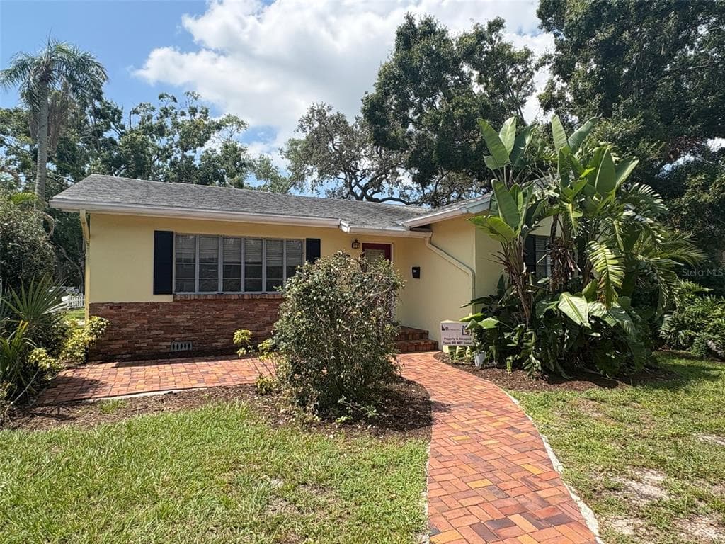 1300 28TH AVENUE N ST PETERSBURG, FL 33704