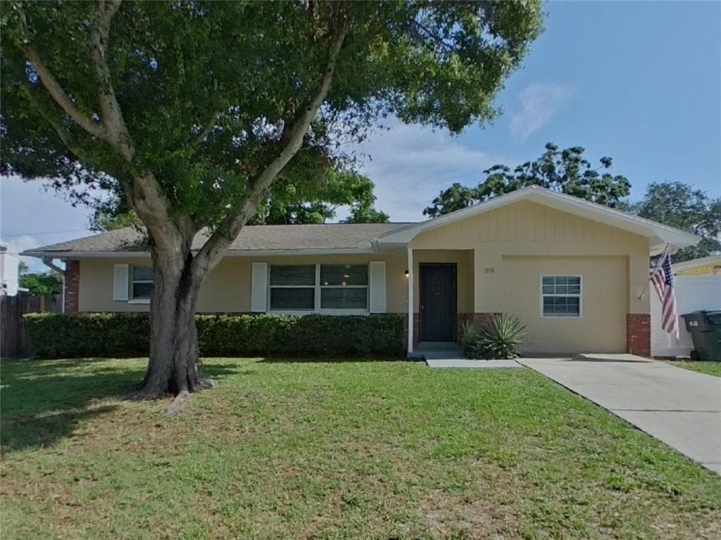 1938 TROPIC BOULEVARD N LARGO, FL 33770