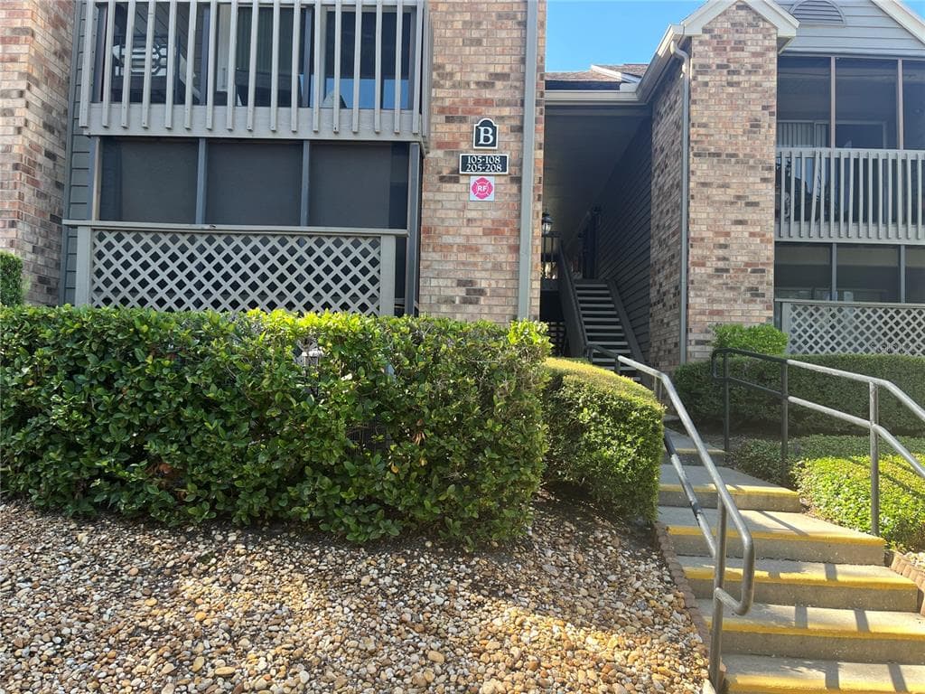2500 WINDING CREEK BOULEVARD UNIT B105 CLEARWATER, FL 33761