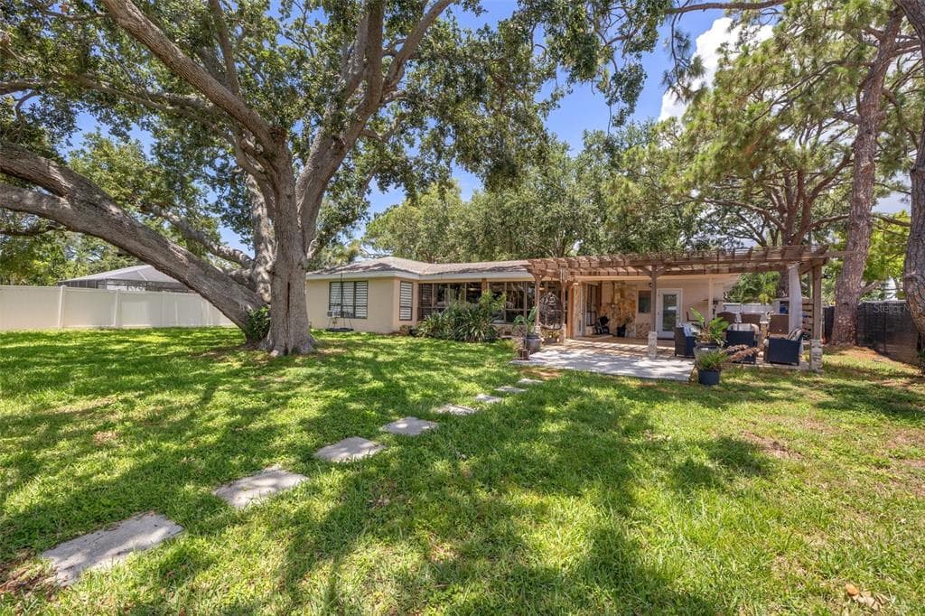 10730 52ND AVENUE N ST PETERSBURG, FL 33708