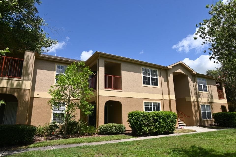 5908 BRICKLEBERRY LANE UNIT 206 ZEPHYRHILLS, FL 33541