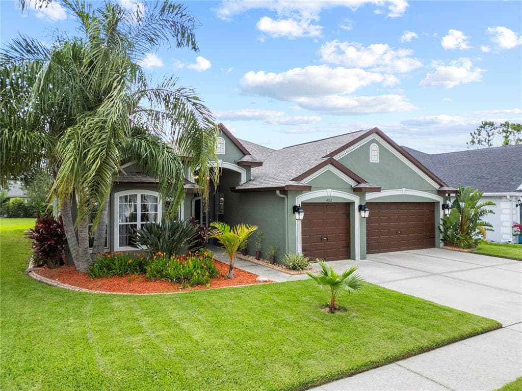 4512 POINTE O WOODS DRIVE