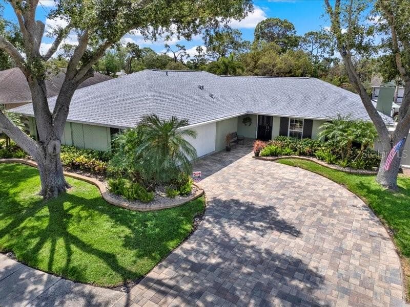 13186 LINDEN PLACE DRIVE