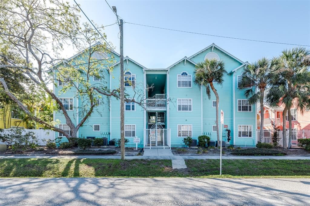 3002 W CLEVELAND STREET UNIT B9 TAMPA, FL 33609