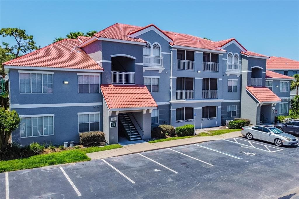 18001 RICHMOND PLACE DRIVE UNIT 620 TAMPA, FL 33647