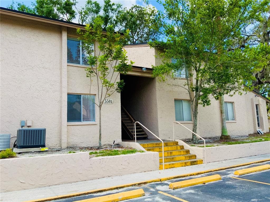 5501 POKEWEED COURT UNIT 141 TAMPA, FL 33617