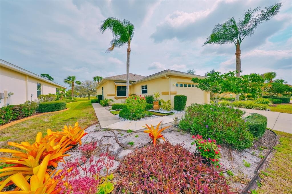 1911 STERLING GLEN COURT SUN CITY CENTER, FL 33573