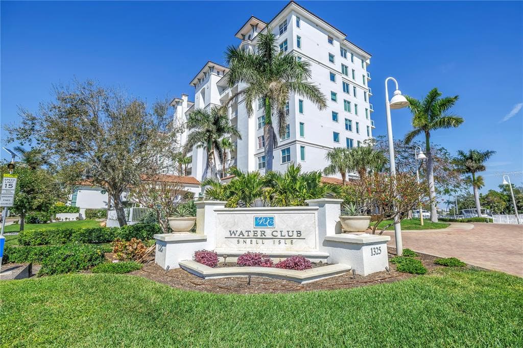 1325 SNELL ISLE BOULEVARD NE UNIT 611 ST PETERSBURG, FL 33704