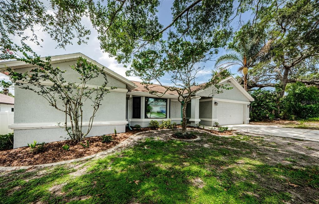 2609 SUNNYSIDE CIRCLE PALM HARBOR, FL 34684