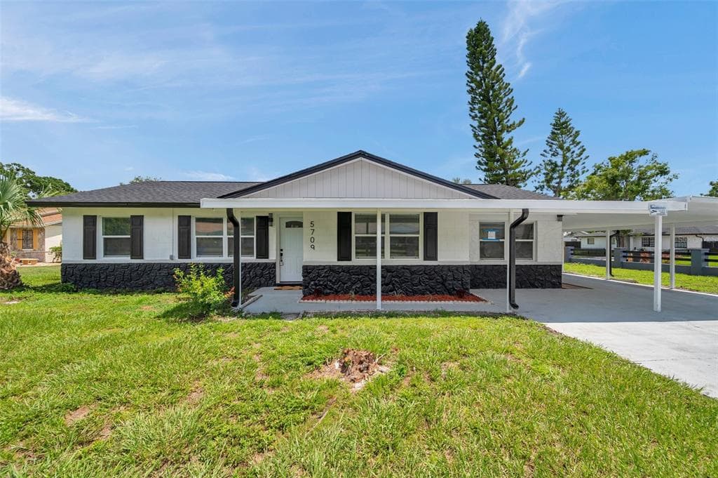 5709 CHARLES DRIVE TAMPA, FL 33619