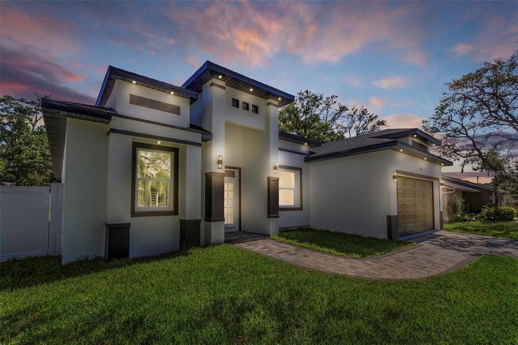 1213 E LEMON STREET TARPON SPRINGS, FL 34689