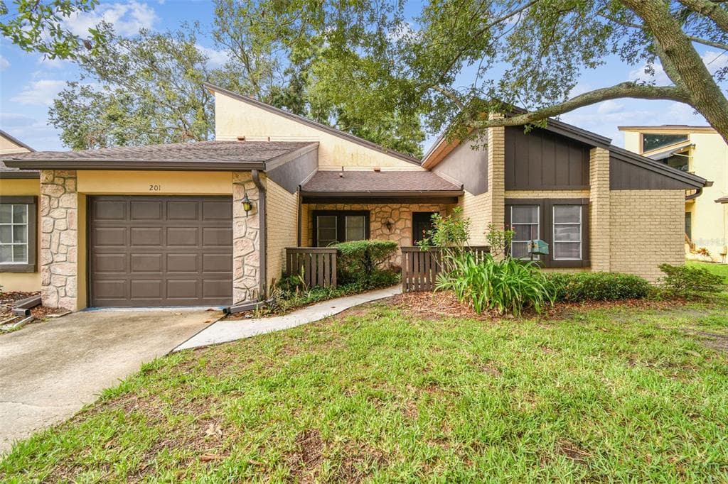 2101 SUNSET POINT ROAD UNIT 201 CLEARWATER, FL 33765