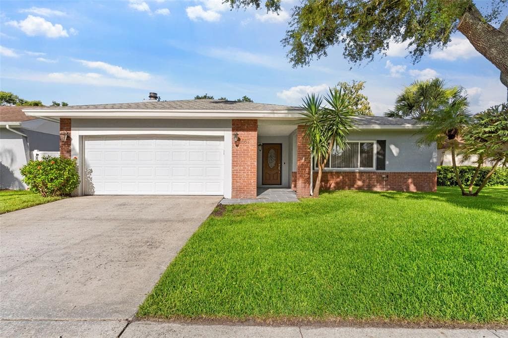 1667 E ORANGESIDE ROAD PALM HARBOR, FL 34683