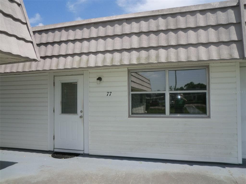 206 ANDOVER PLACE N UNIT 77 SUN CITY CENTER, FL 33573
