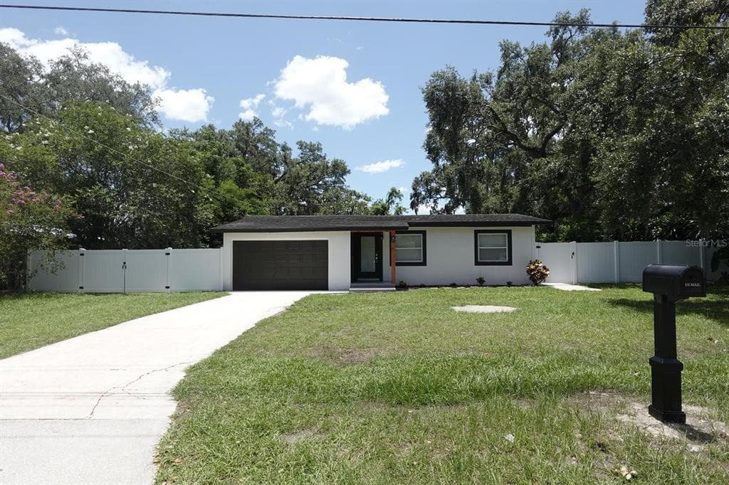 814 W 131ST AVENUE TAMPA, FL 33612