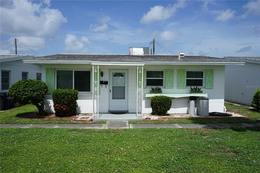 1536 COUNCIL DRIVE UNIT 9 SUN CITY CENTER, FL 33573