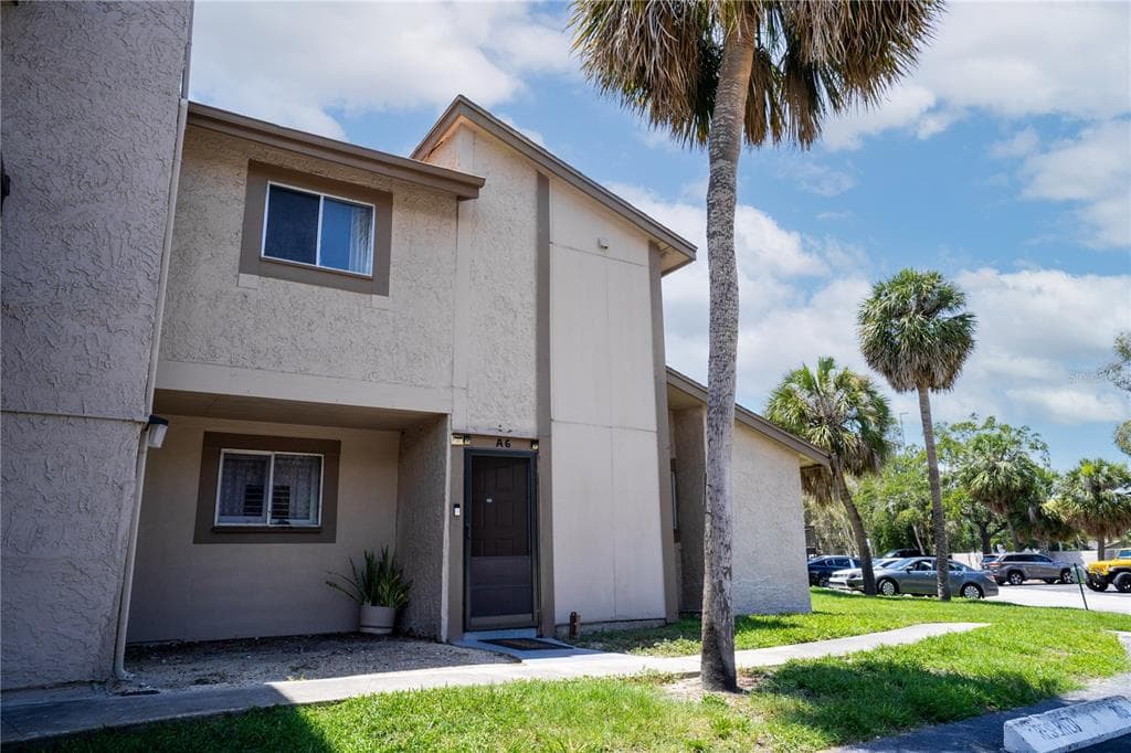 6338 NEWTOWN CIRCLE UNIT 38A6 TAMPA, FL 33615