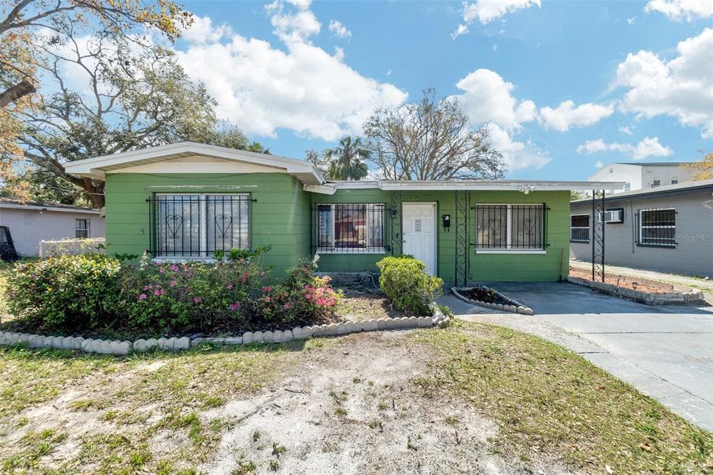 1914 W WALNUT STREET TAMPA, FL 33607