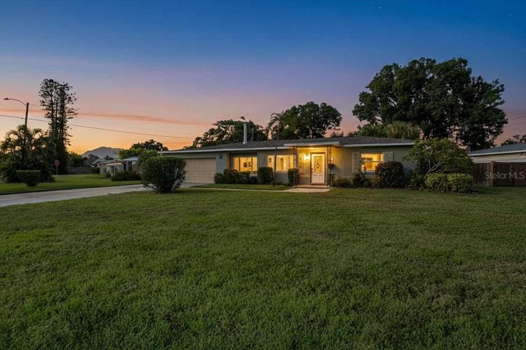 791 66TH AVENUE S ST PETERSBURG, FL 33705
