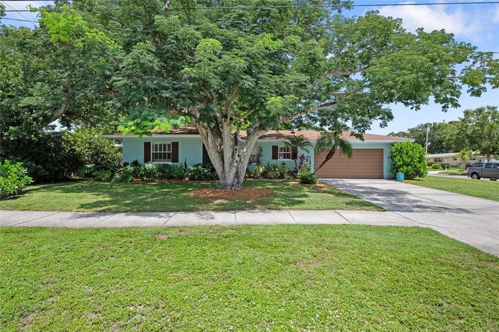 1711 N HIGHLAND AVENUE CLEARWATER, FL 33755