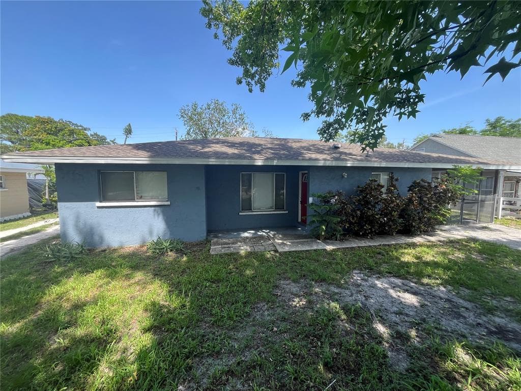5719 2ND STREET W BRADENTON, FL 34207