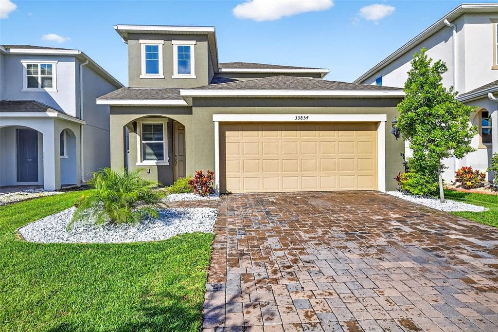 33854 FLOATING HEART COURT WESLEY CHAPEL, FL 33545