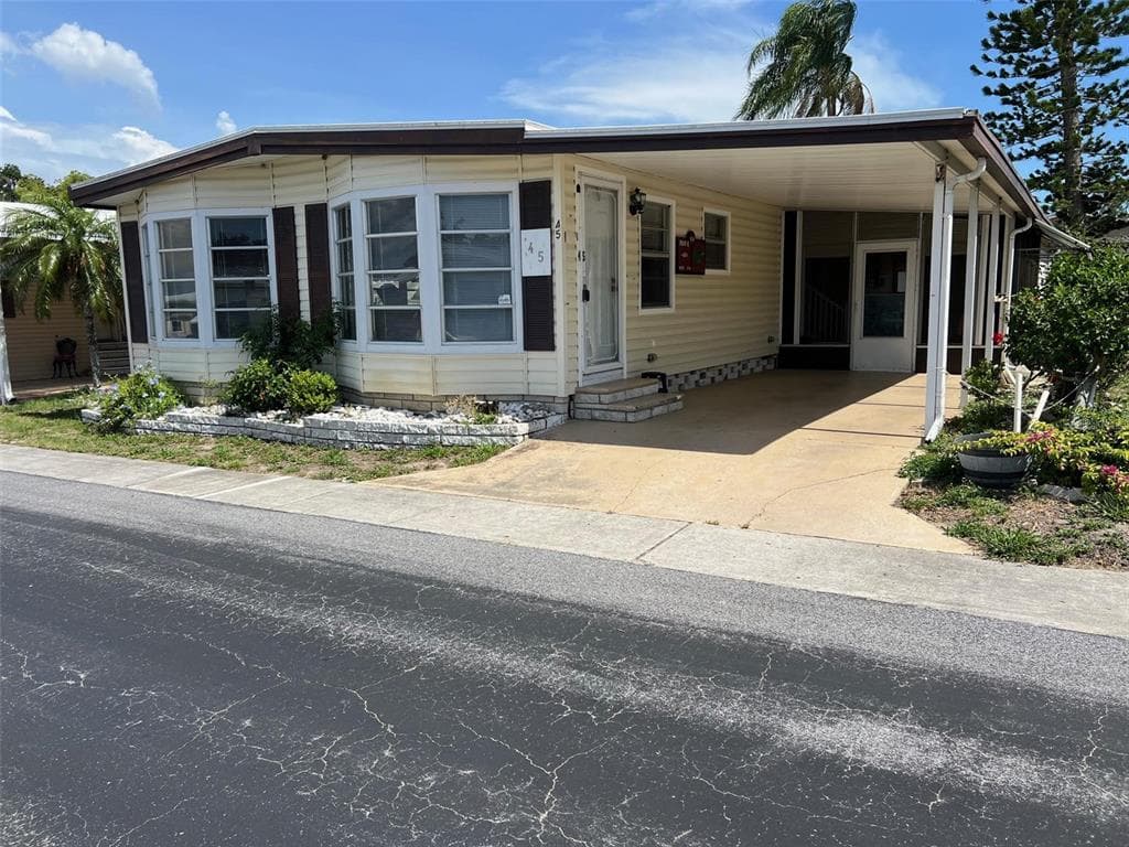 45 ROYAL PALM CIRCLE LARGO, FL 33778