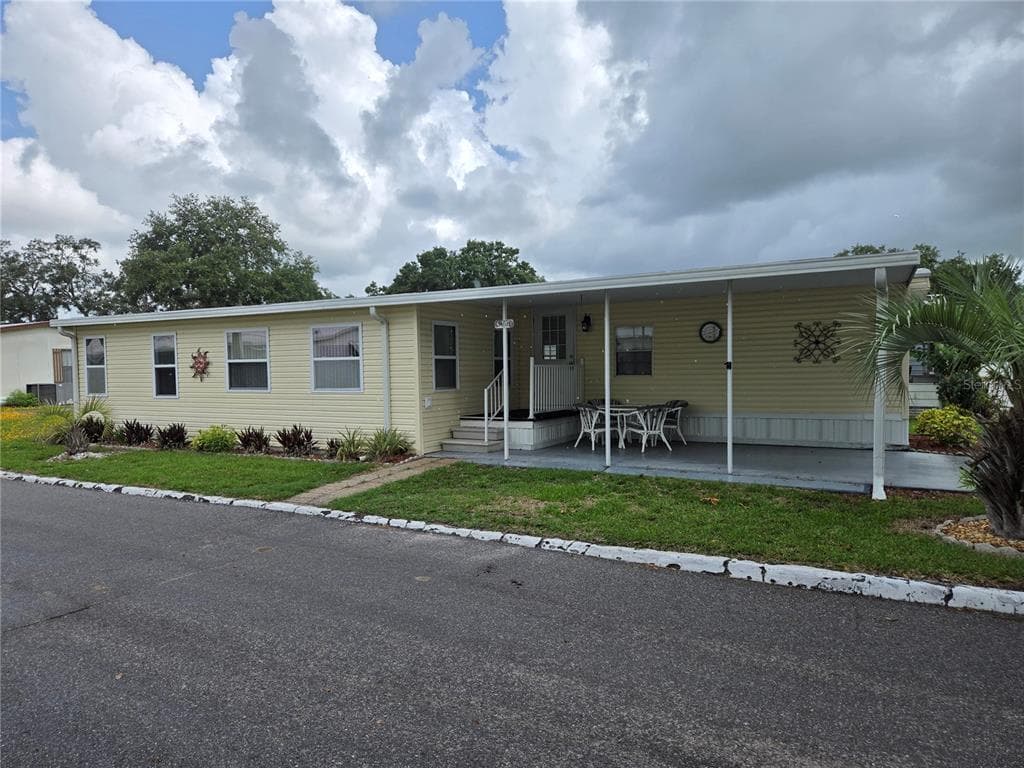 6307 PARKSEND LANE ZEPHYRHILLS, FL 33542